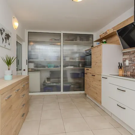 Loncar Holiday home Vir